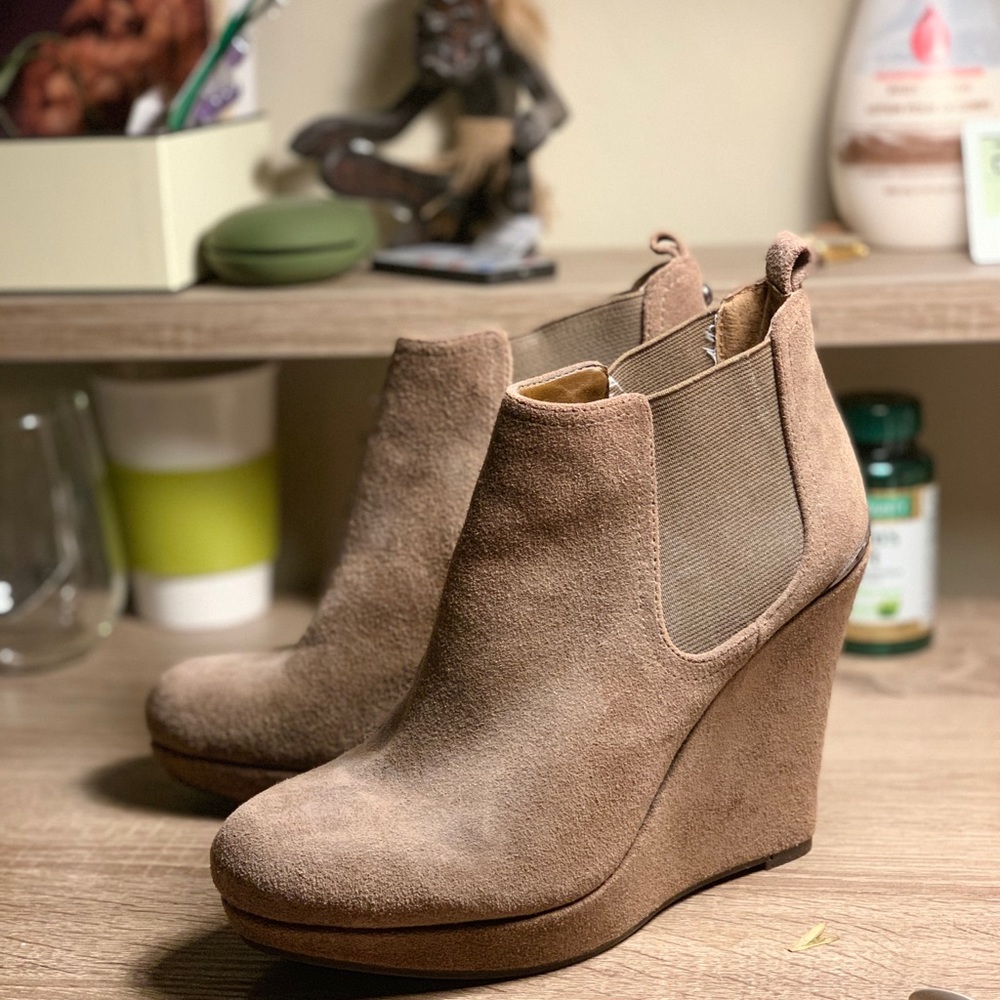 Jessica Simpson Women’s Wedge Pump